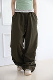 All-day rivet parachute pants