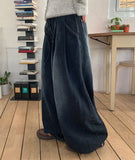 Henen washing pintuck snap button strap denim pants