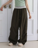 All-day rivet parachute pants