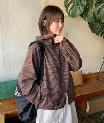 Henet small check two-way string crop hood zip-up