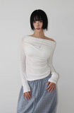 SHIRRING OFF-SHOULDER TEE