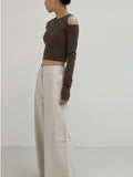 Shoulder slit cropped T-shirt