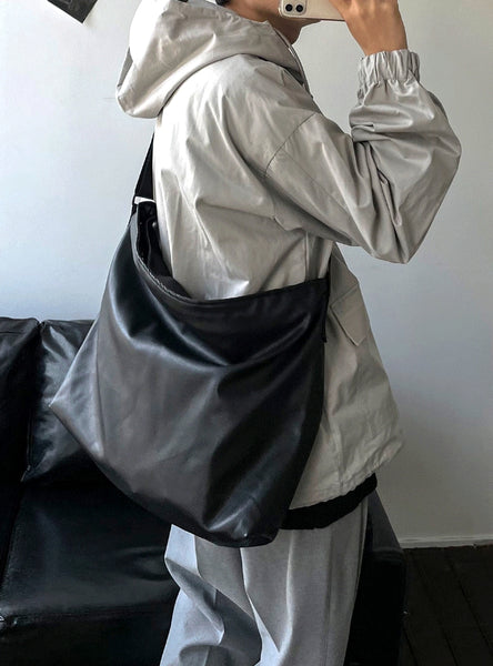 【COSYHARU】Venta Leather Crossbody Bag Venta Leather Crossbody Bag - COSYHARU | 60% - Asian Fashion