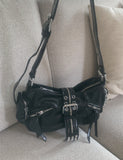 Gate eyelet buckle shoulder bag