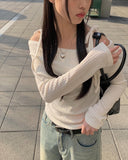 Nez Off-Shoulder Ribbon T-shirt