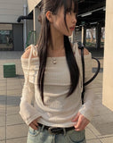 Nez Off-Shoulder Ribbon T-shirt