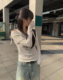 Nez Off-Shoulder Ribbon T-shirt