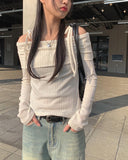 Nez Off-Shoulder Ribbon T-shirt