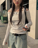 Nez Off-Shoulder Ribbon T-shirt