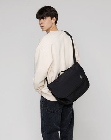 Daisy Bouquet Bear Embroidered Crossbody Messenger Bag