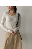 Soie V-neck warmer knit tee