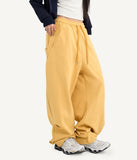 Round curve sweatpants