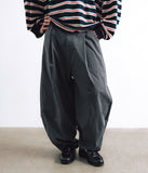 One Tuck Balloon Pants