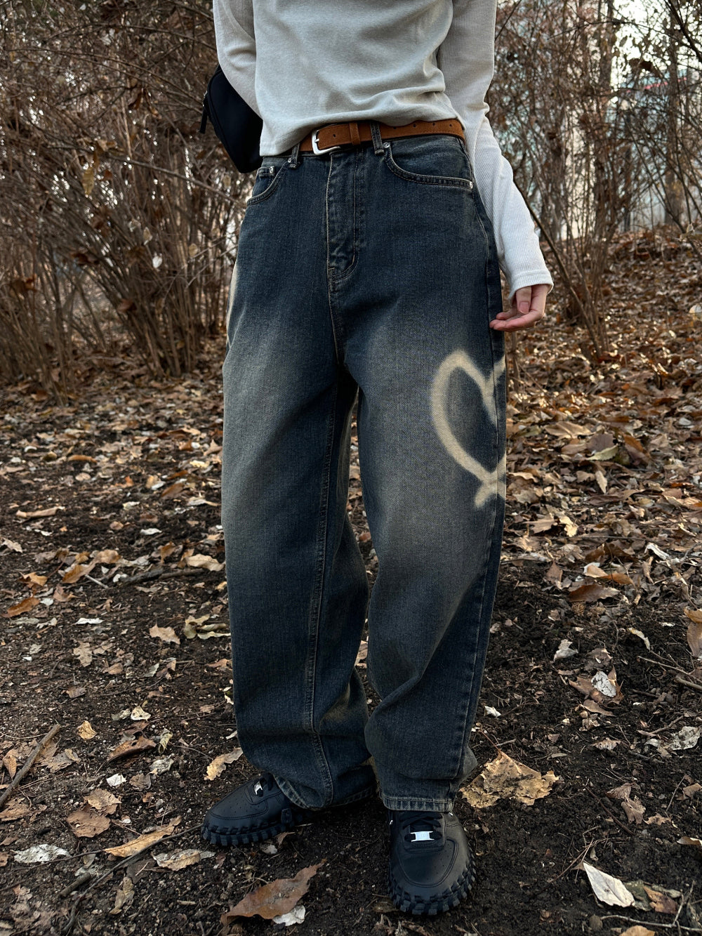 【WOOHWA】SWAY HEART DENIM PT WOOHWA (ウーファ) - スウェイハートデニムパンツ / SWAY HEART