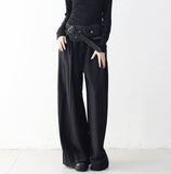 Rich two-pin tuck wide slacks