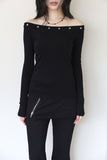 Eyelet off-shoulder slim tee