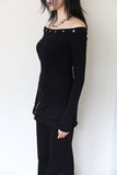 Eyelet off-shoulder slim tee