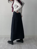 One-slit button tension t-shirt