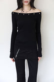 Eyelet off-shoulder slim tee