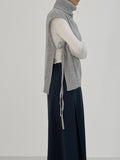 Turtleneck wool slit vest