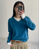 Raccoon V-neck loose-fit knit