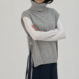 Turtleneck wool slit vest