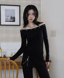 Eyelet off-shoulder slim tee