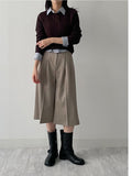 New Falling Two-Tuck Bermuda Slacks