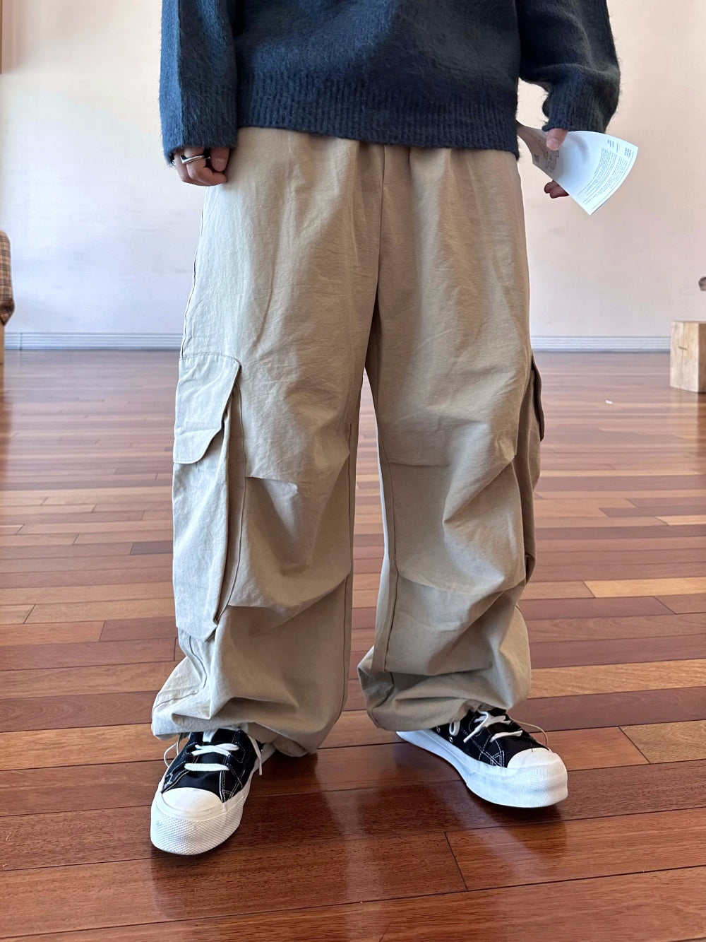 【DISCERNMENT】Eyelet half-moon cargo cotton pants DISCERNMENT】Eyelet half-moon cargo cotton pants