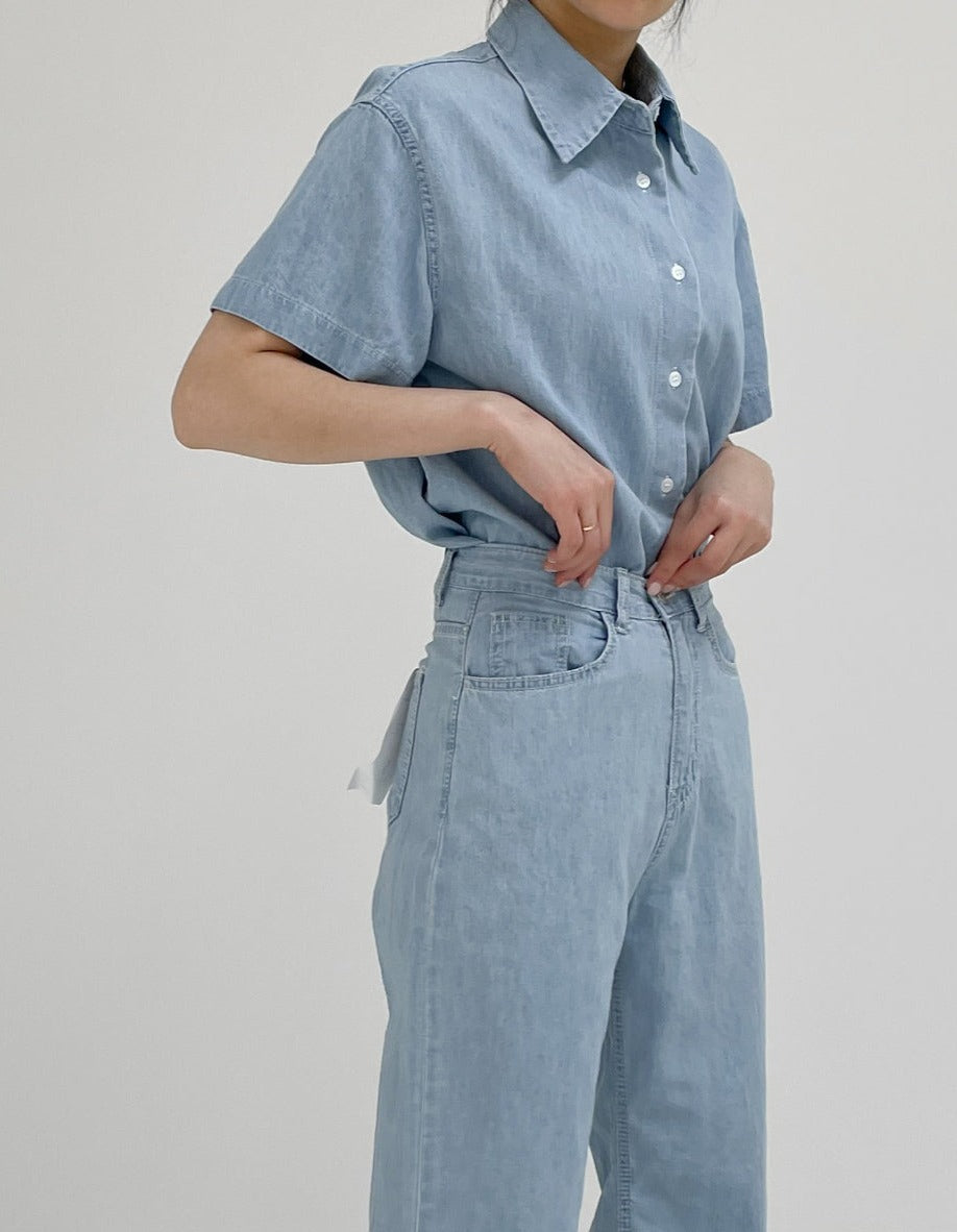 Back slit cropped denim shirt