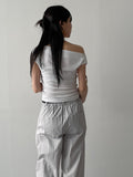 Shirring one off-shoulder T-shirt