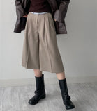 New Falling Two-Tuck Bermuda Slacks