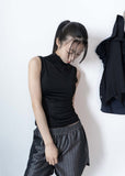MOCK NECK SLEEVELESS