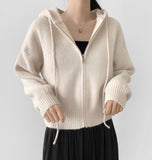 Soft and warm semi-cropped knit zip-up