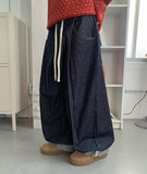 [unisex] Kotoru string roll-up one-tuck balloon wide raw denim pants