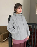 Nirubi Hood String Wind Jumper