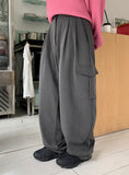 Tooken pin tuck cargo banding slacks