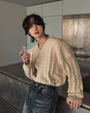 Official cable V-neck knit