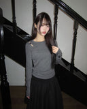 Juen Shoulder Slit Button Long Sleeve T-shirt