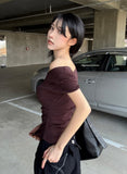 Shirring off-shoulder short sleeve tee
