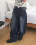 Essen Slab Washing Curve Mega Balloon Denim Pants