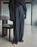 Striped wide pin tuck slacks