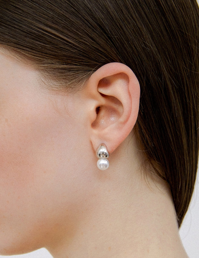 [HYERES LOR] 925シルバー☆Curved Emblem S Earrings 全2色 HYERES LOR】HERITER Curve Emblem Earrings(M)〜シンミナ着用