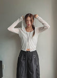 Tone-on-tone button casual hood