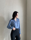 Mauve V-neck shirring blouse