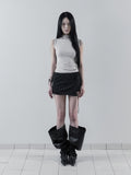 [mnem] Piercing Half-Neck Sleeveless