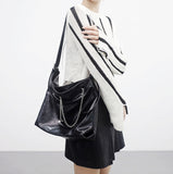 Rayng Chain Messenger Shoulder Bag