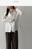 Lien V-Neck Tie Blouse