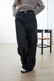 incision tuck denim