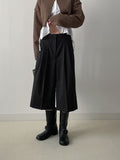 New Falling Two-Tuck Bermuda Slacks